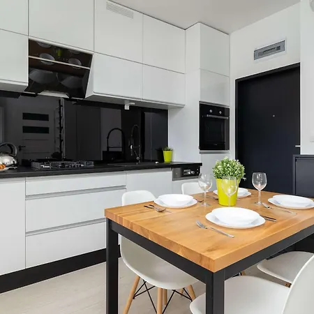 Unique And Spacious With Air Conditioning By Renters