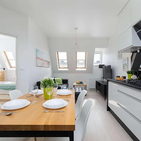 Unique And Spacious With Air Conditioning By Renters *