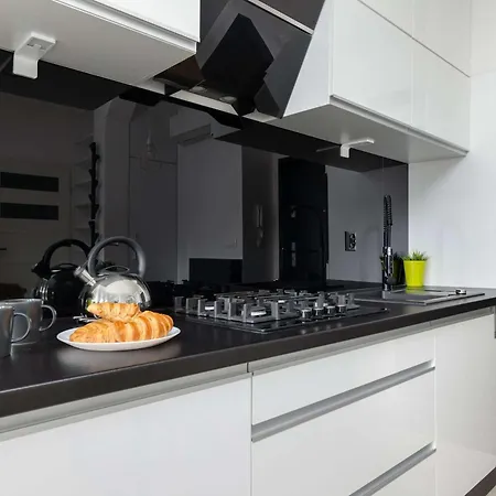 Unique And Spacious With Air Conditioning By Renters